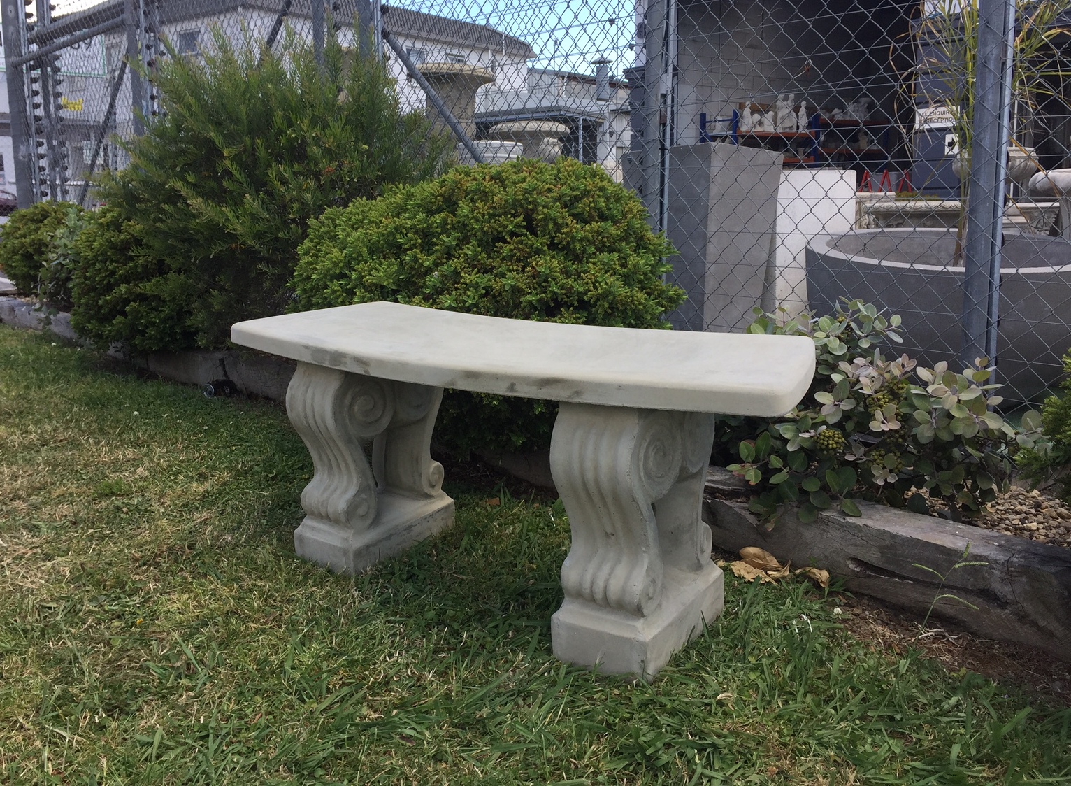 Curved Seat Plain Edge